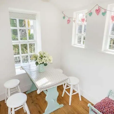 Bridge End Cottage, Carnforth * Ingleton (North Yorkshire)